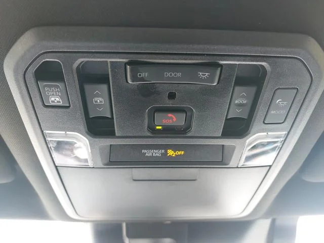 Used 2022 Black Toyota Platinum image 26