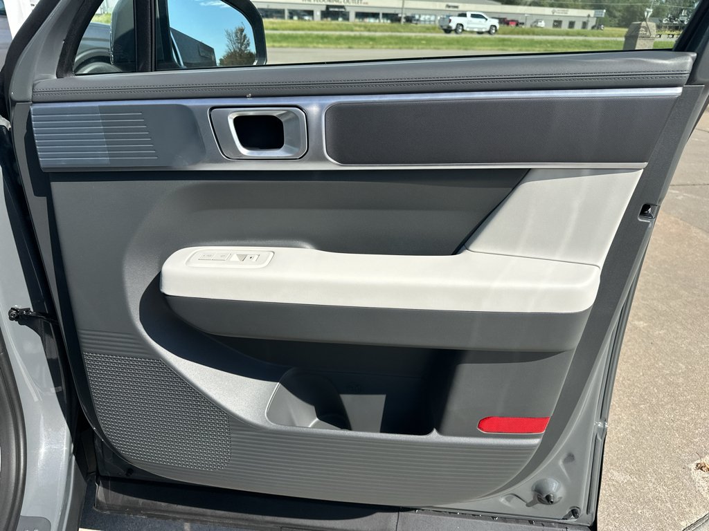 New 2027 Hampton Gray Hyundai SE image 27