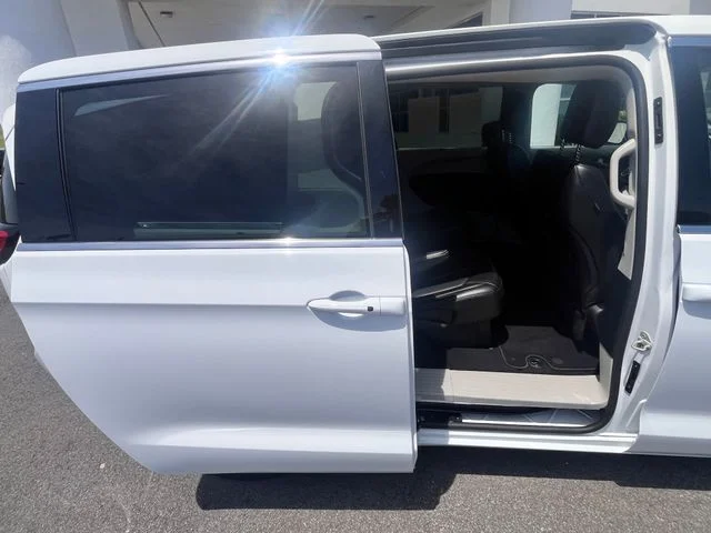 Used 2024 Bright White Clearcoat Chrysler Touring L image 18