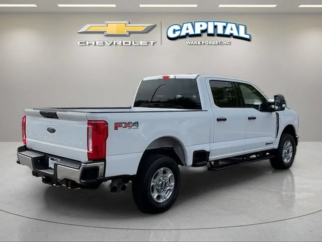 Used 2025  Ford XL image 5
