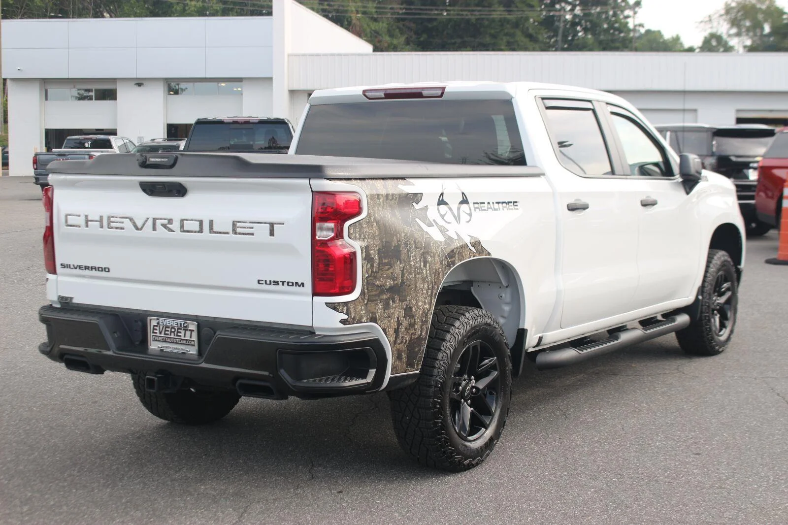 Used 2024 Summit White Chevrolet Custom Trail Boss image 7