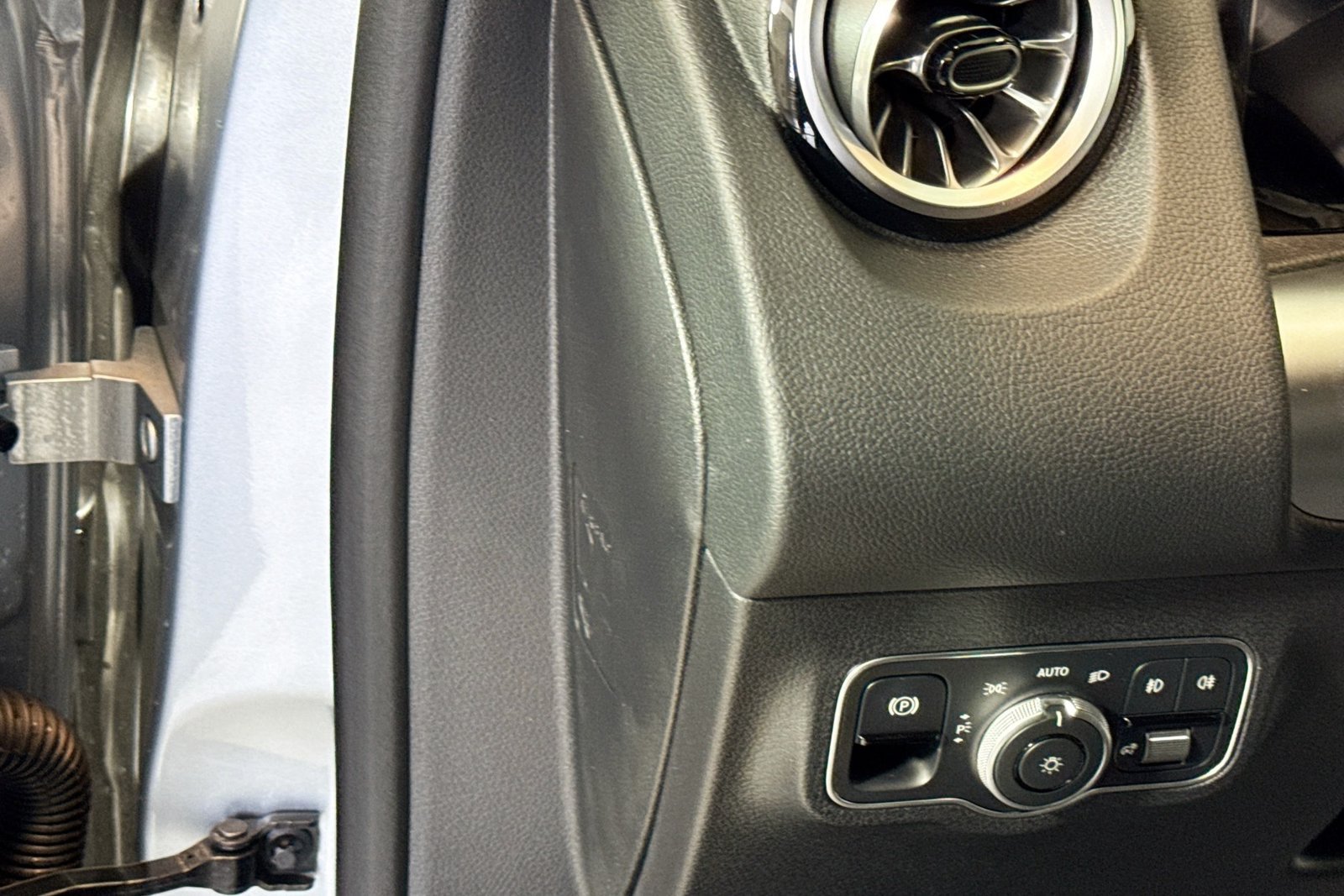 New 2026 Cirrus Silver Metallic Mercedes-Benz GLB 250 image 10