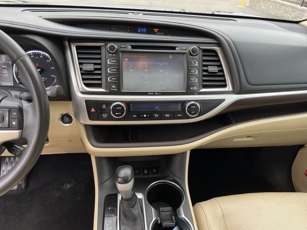 Used 2014 Black Toyota Limited image 17
