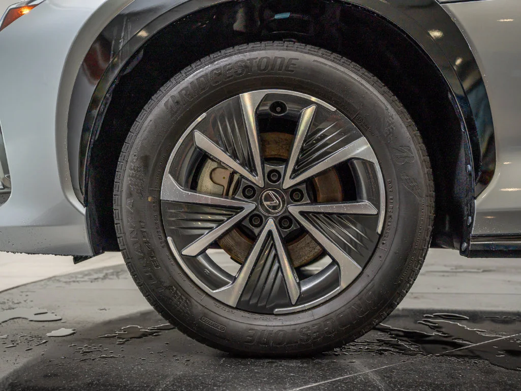 Certified Used 2024 IRIDIUM Lexus 300e Premium image 10