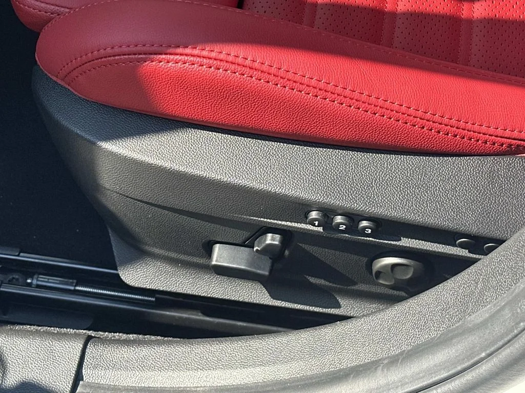 2026 Alfa Romeo Giulia Base - Photo 16