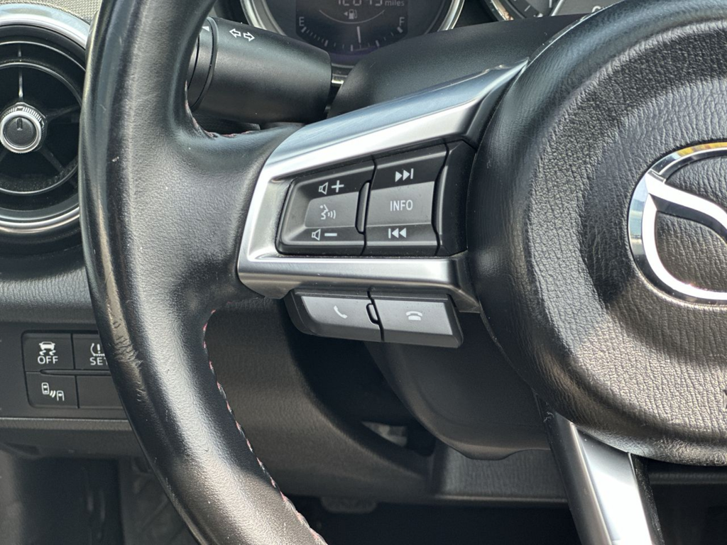 Used 2016 White Mazda Grand Touring image 28