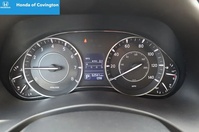 Used 2018 Pearl White Nissan SL image 12
