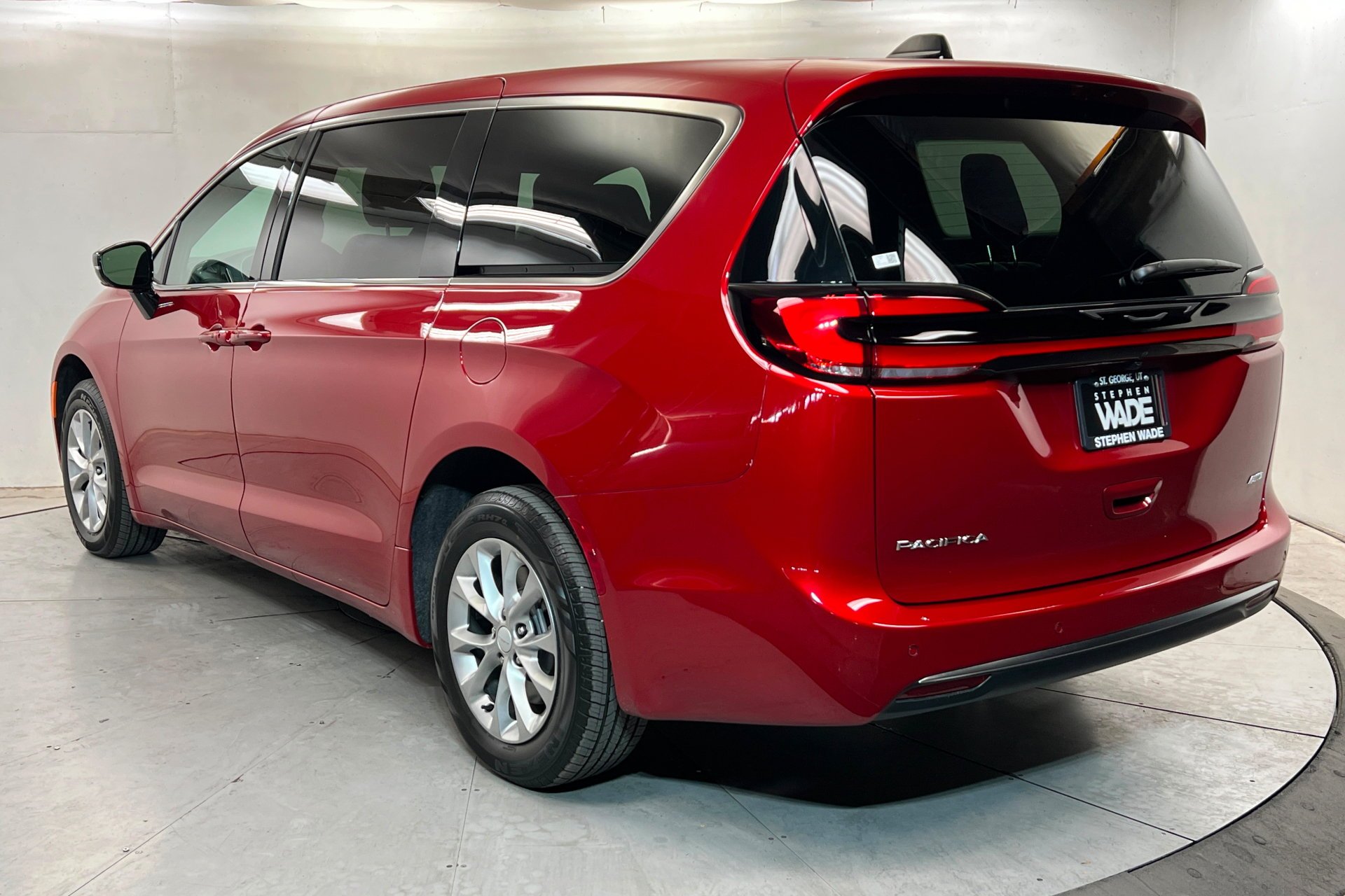 2027 Chrysler Pacifica Select - Photo 3