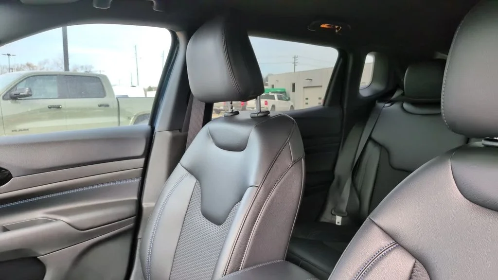 New 2026 Blue Jeep Latitude image 22