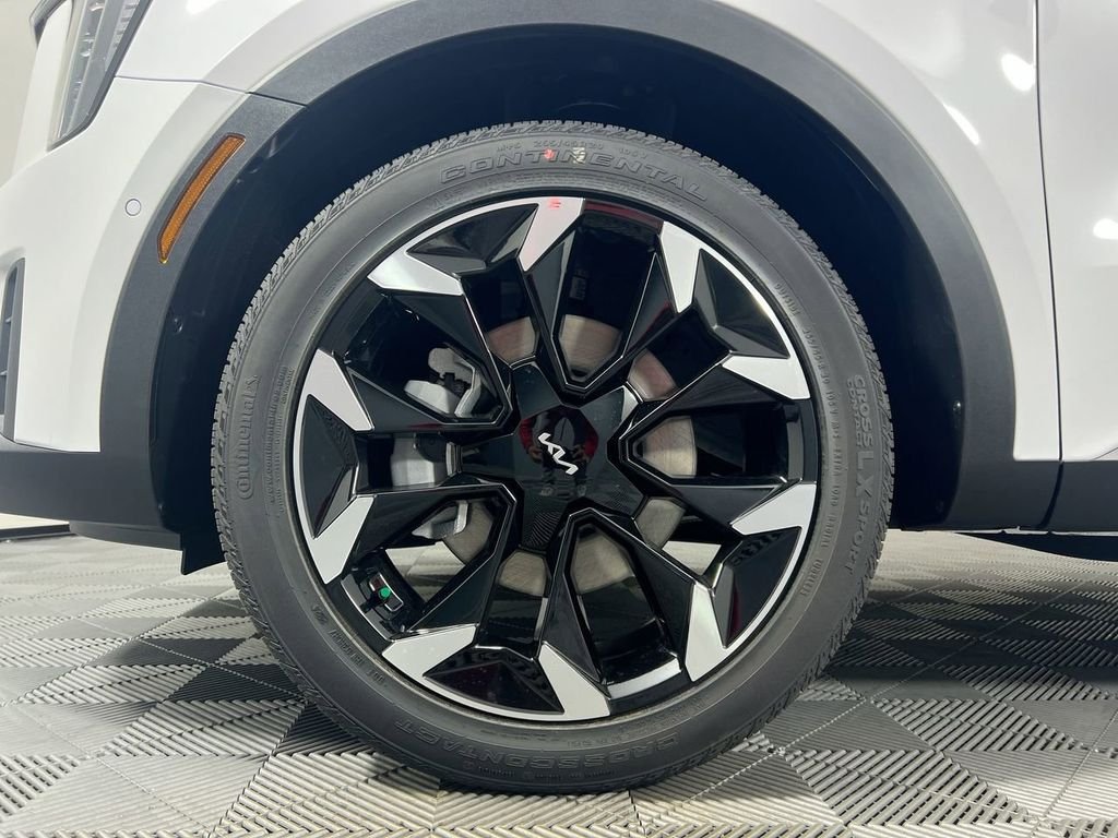New 2026 Glacial White Pearl Kia SX image 11