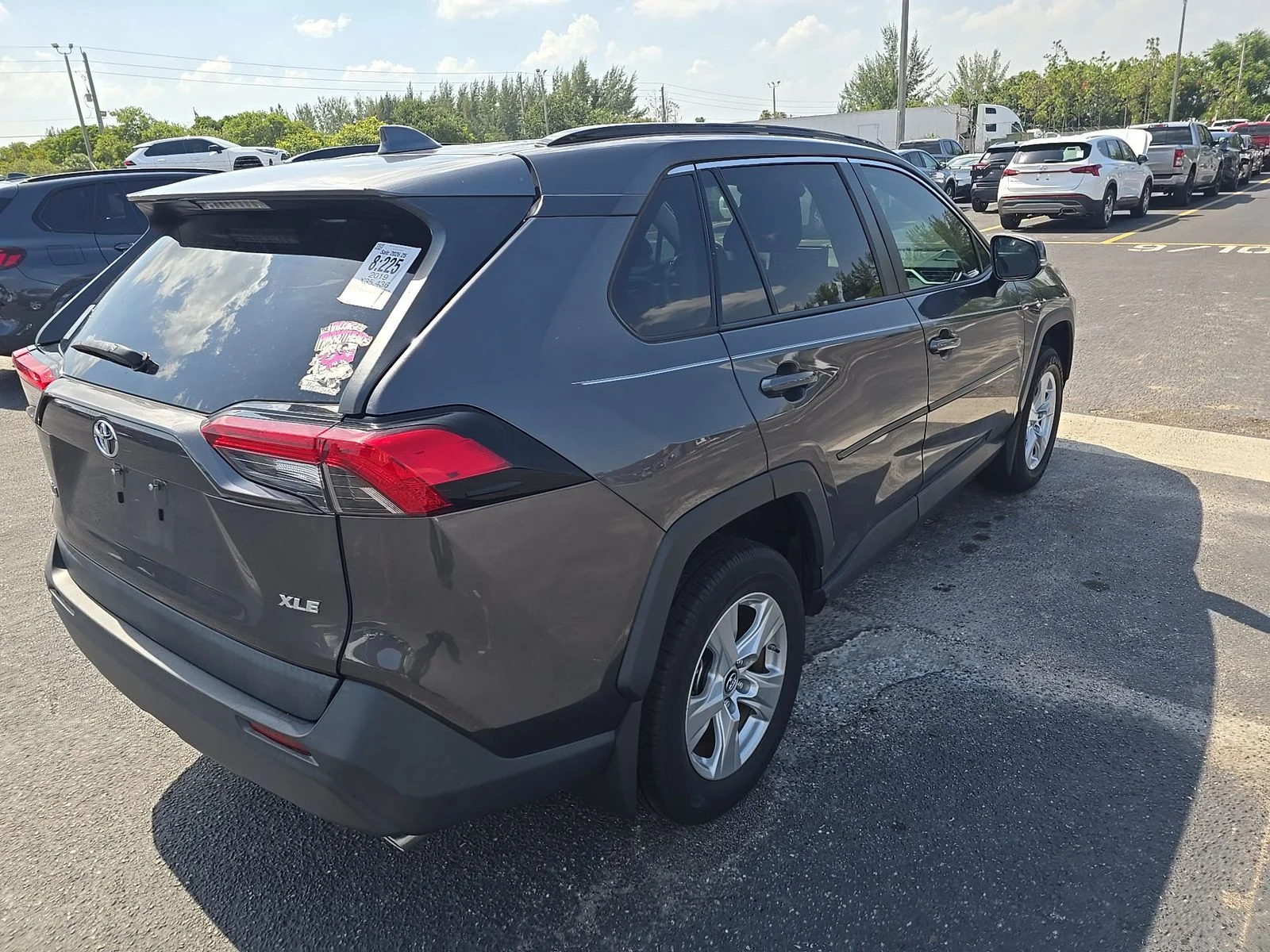 Used 2019 Gray Toyota XLE image 6