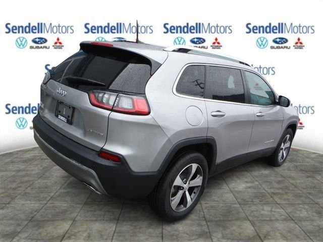 Used 2020 Silver Jeep Limited image 9