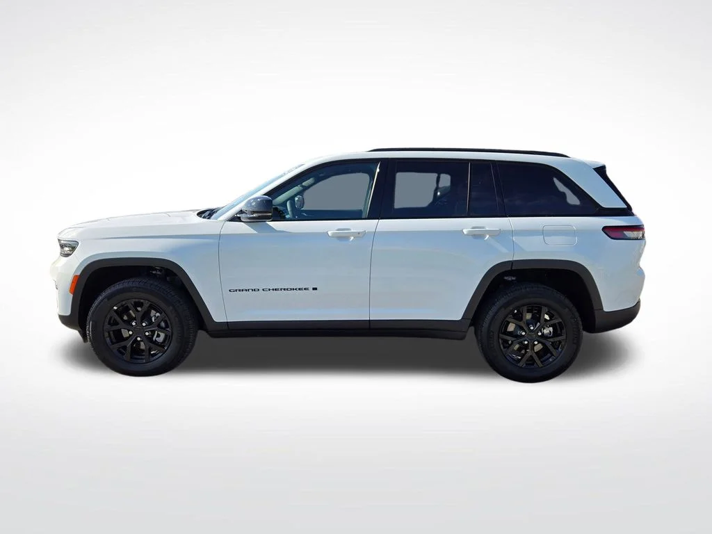 Certified Used 2025 White Jeep Altitude X image 8