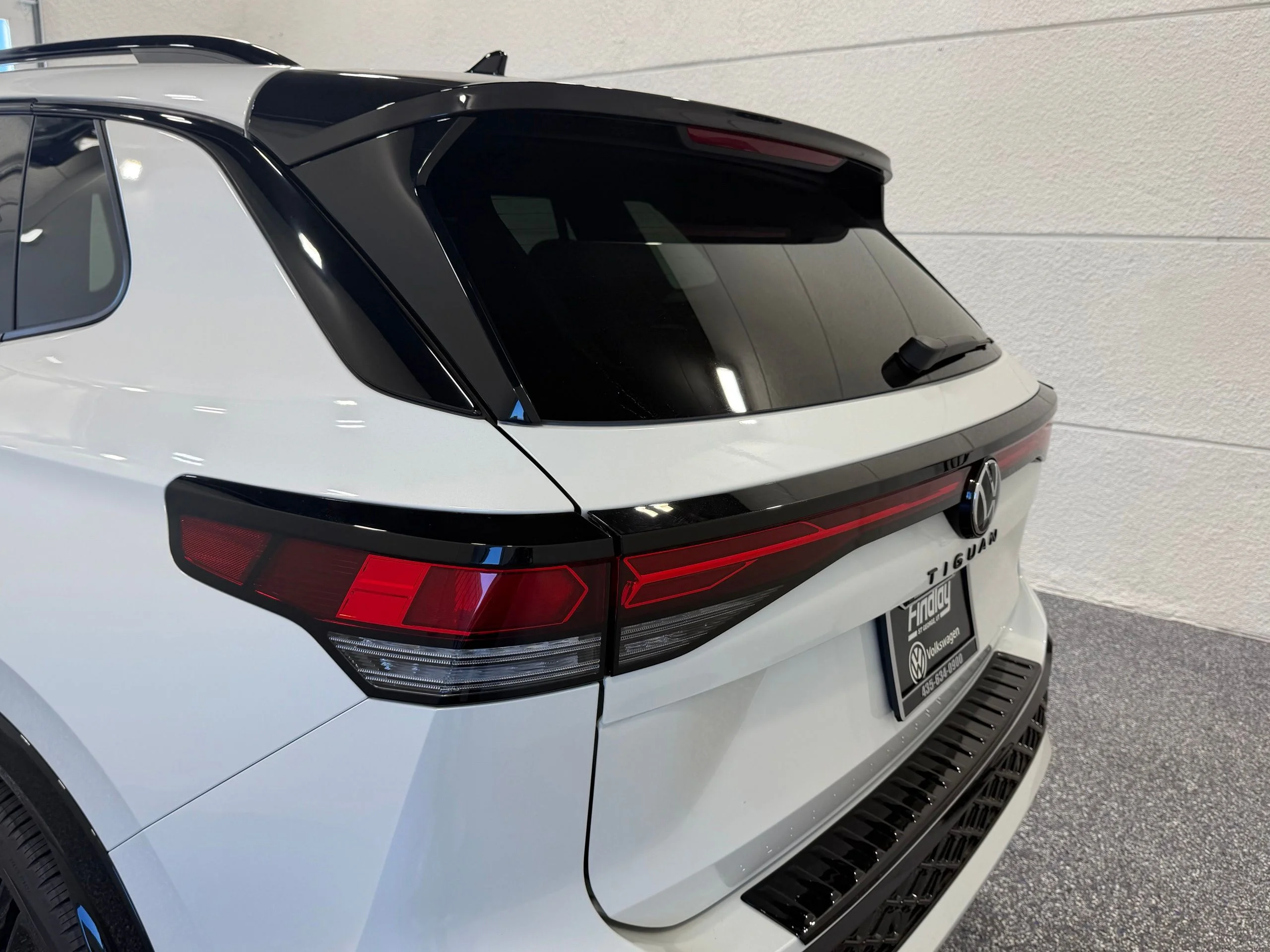 New 2026 White Volkswagen 2.0T SE R-Line Black image 16