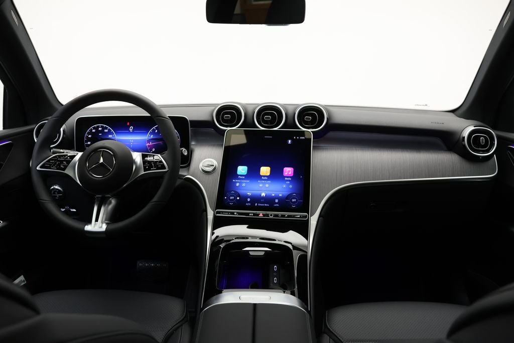 Used 2026 Black Mercedes-Benz GLC 300 image 17