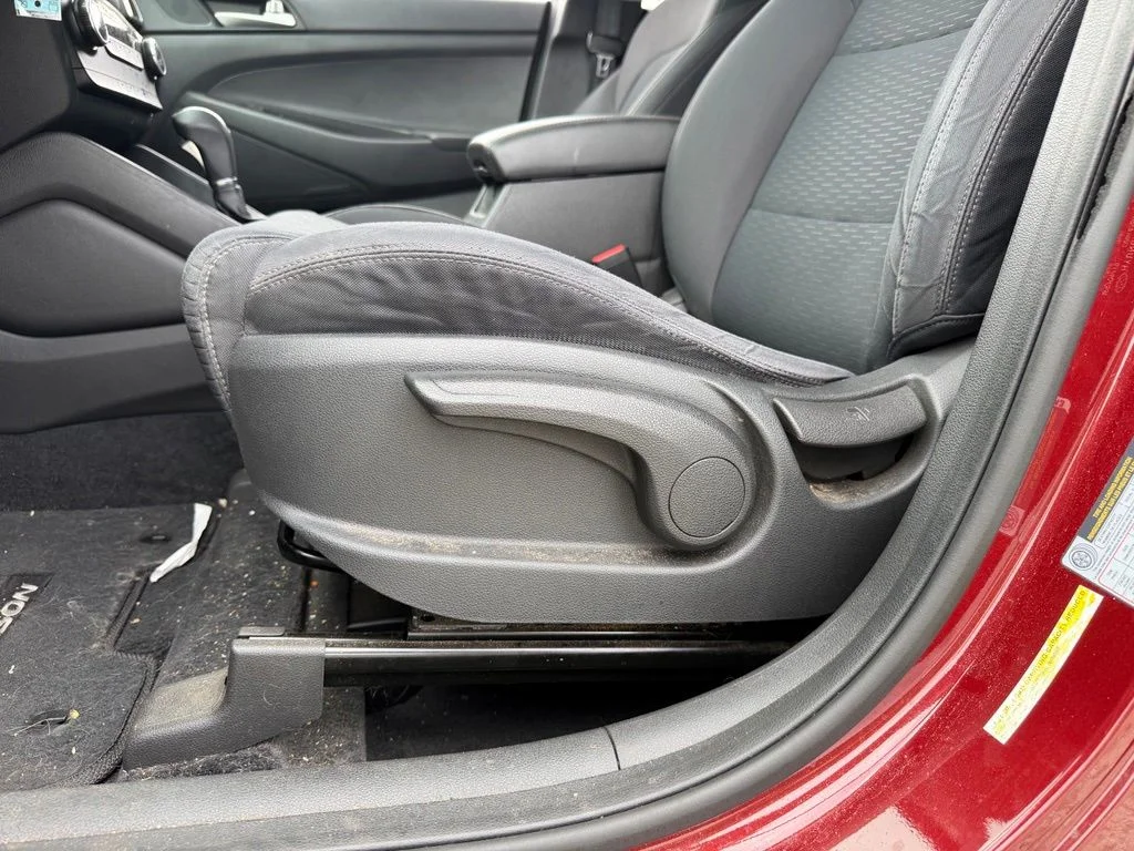 Used 2019 Red Hyundai SE image 19