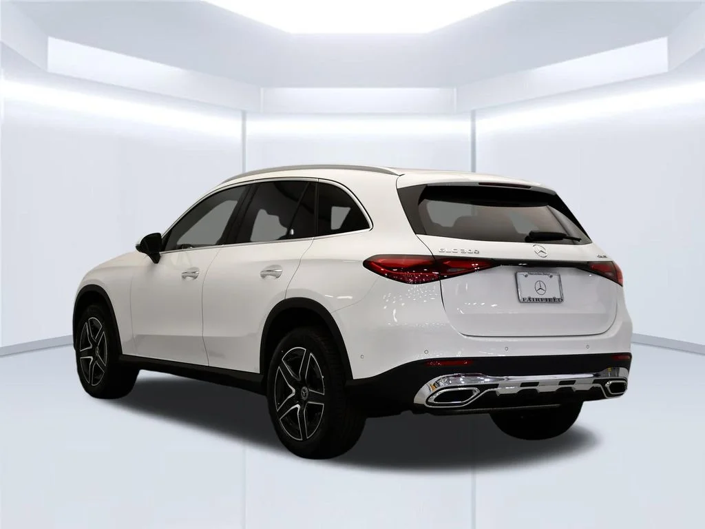 New 2026 Polar White Mercedes-Benz GLC 300 image 3