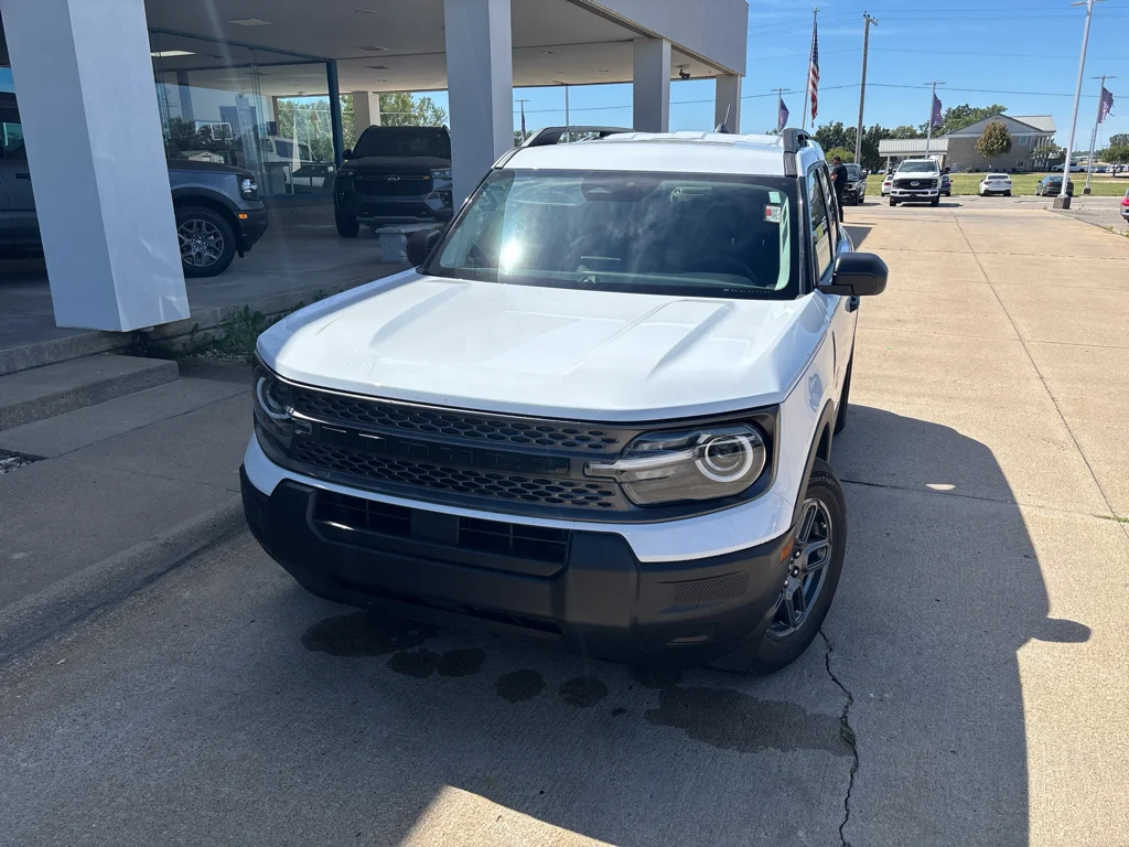 Used 2025 Oxford White Ford Big Bend image 2