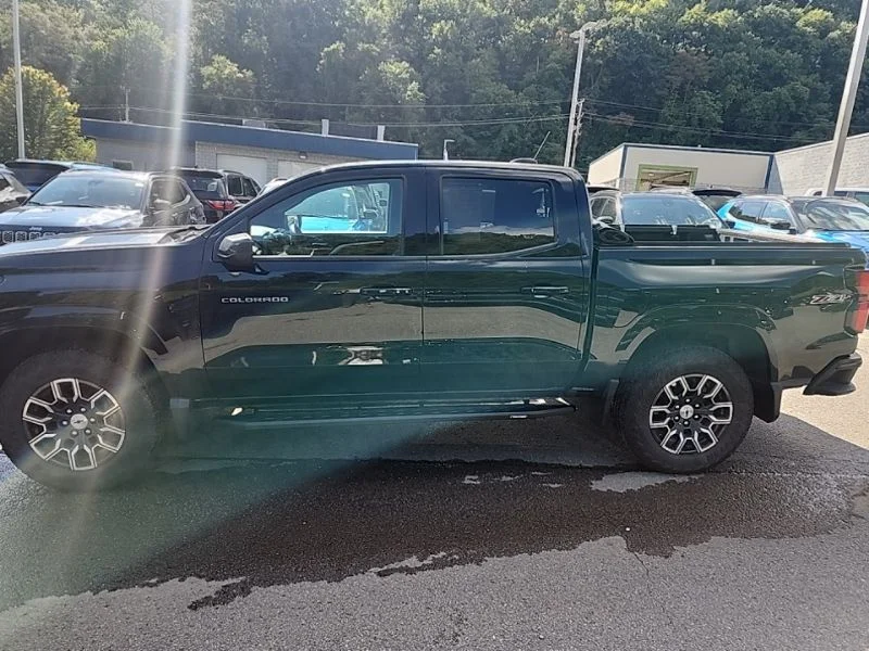 Used 2025 Black Chevrolet Z71 image 4