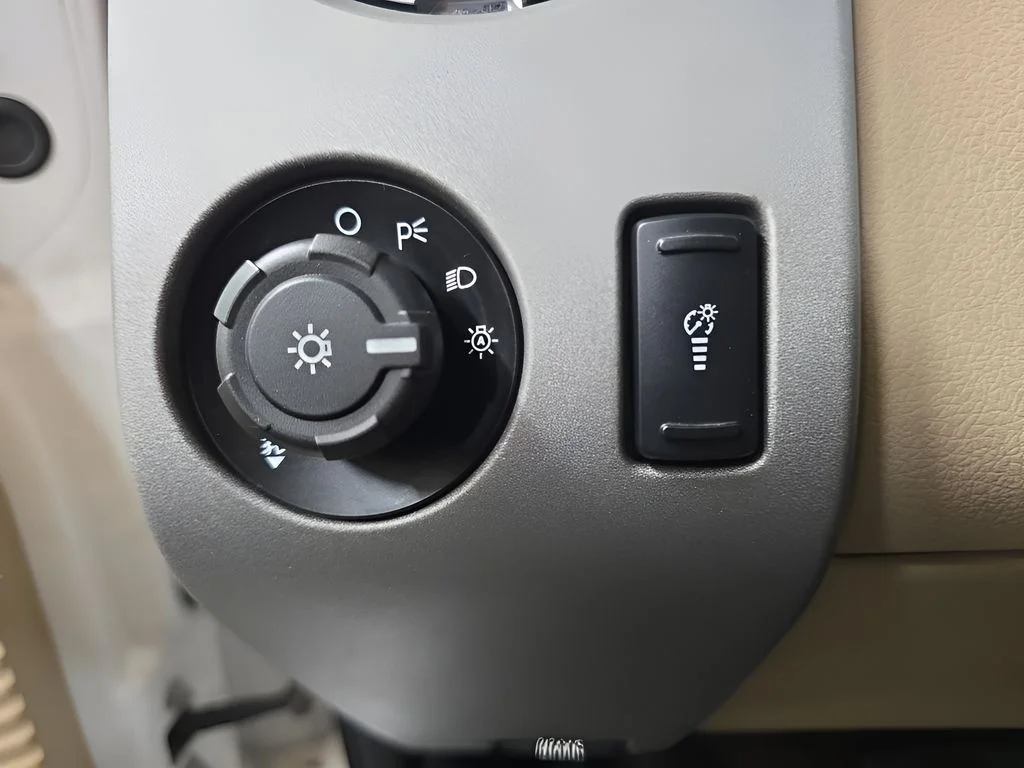 Used 2016 White Ford LARIAT image 12