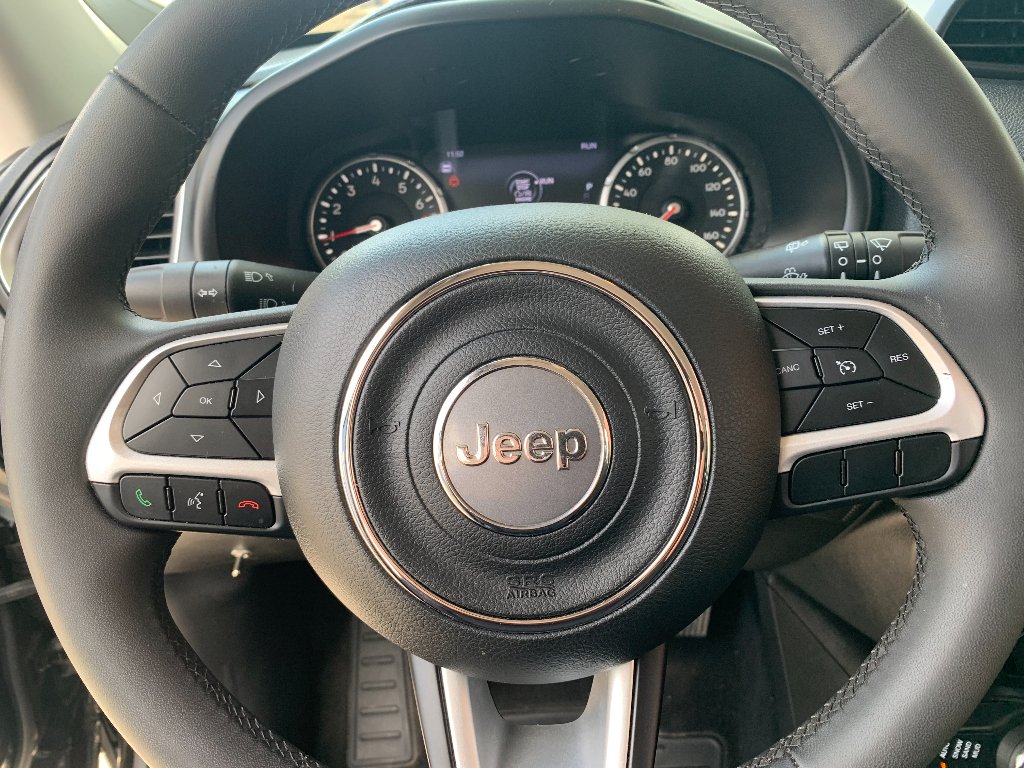 Used 2021 Black Clearcoat Jeep Latitude image 11