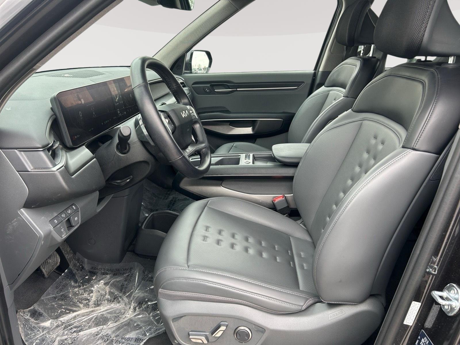 Used 2024 Kia Ev9 Wind with VIN KNDAFFS54R6023998 for sale in La Vista, NE