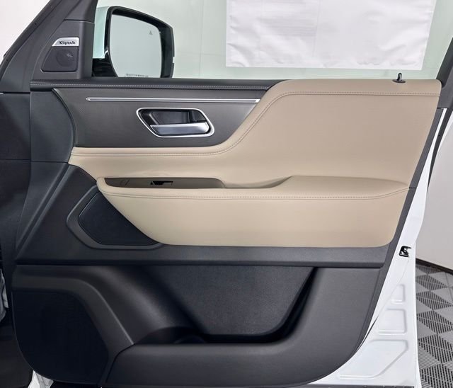 New 2026 RADIANT WHITE INFINITI Pure 2WD image 30
