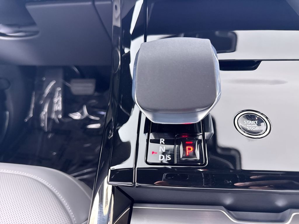 New 2026 Borasco Grey Land Rover SE image 18