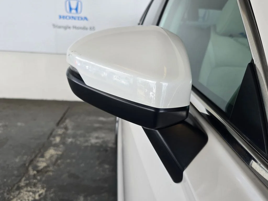 Used 2025 White Honda LX image 21