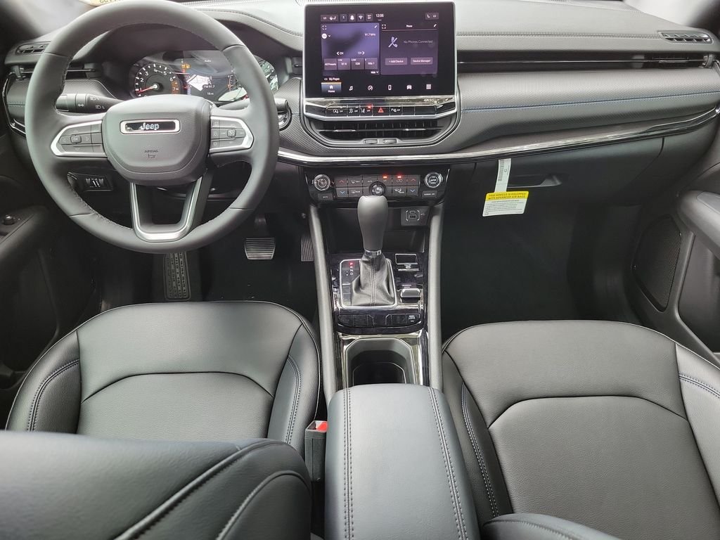 New 2026 Bright White Clearcoat Jeep Latitude image 10