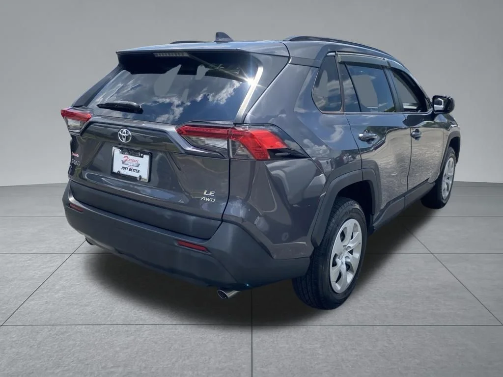 Used 2019 Gray Toyota LE image 16