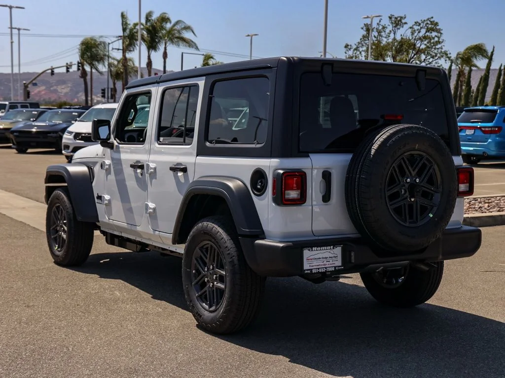 New 2026 Bright White Clear-Coat Exterior Paint Jeep Sport image 5