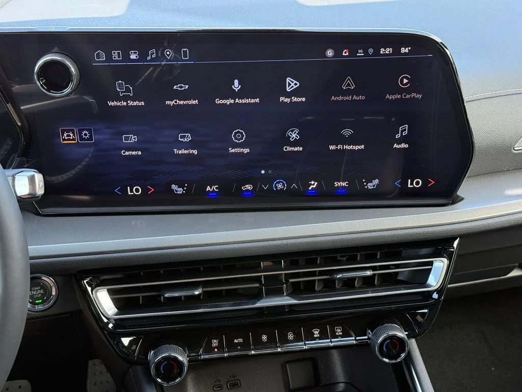New 2027 Mosaic Black Metallic Chevrolet LT image 18