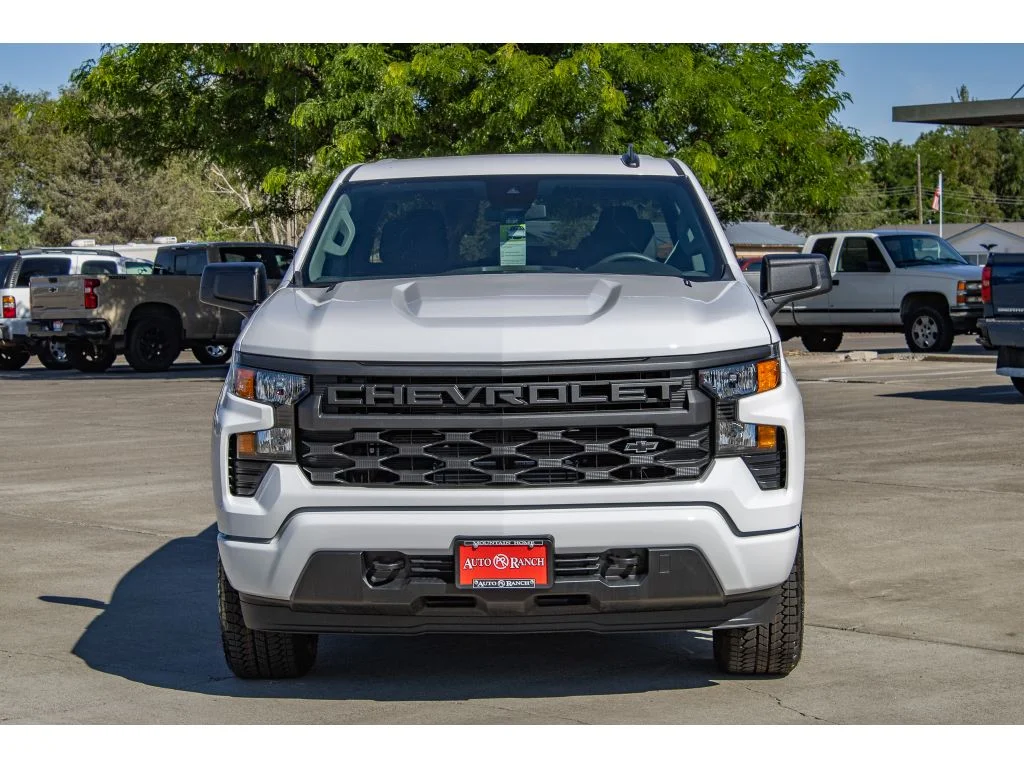 New 2026 Summit White Chevrolet Custom image 3
