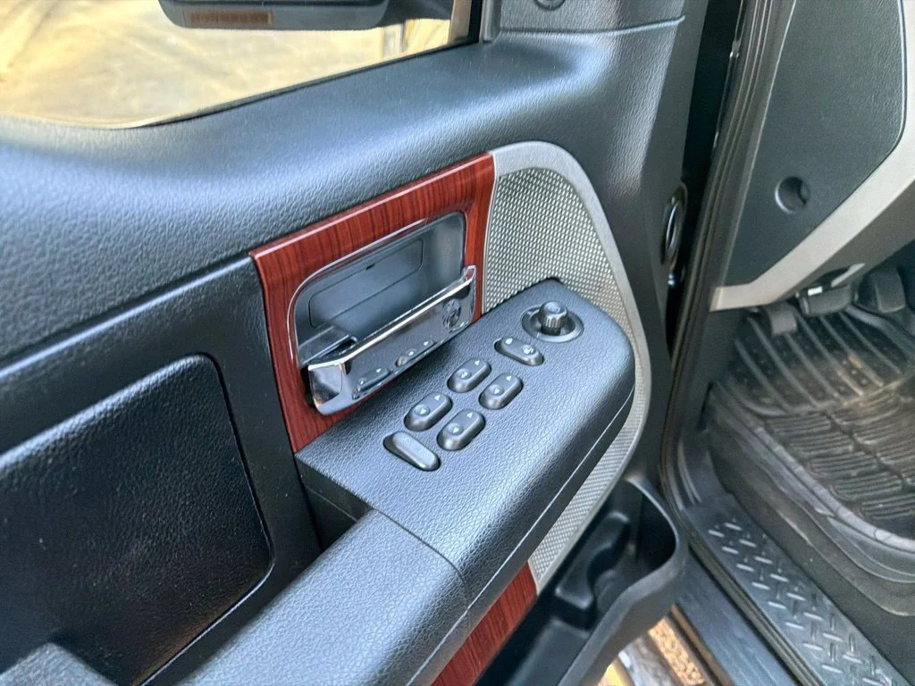 Used 2005 Black Ford XLT image 18