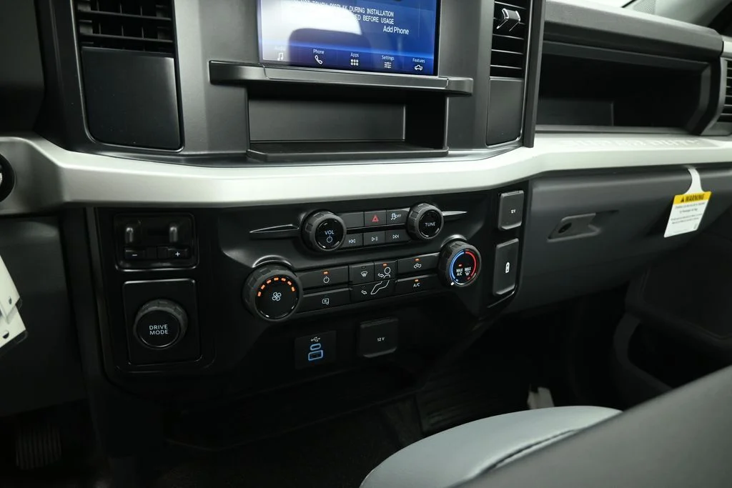 New 2026 Oxford White Ford XL image 12