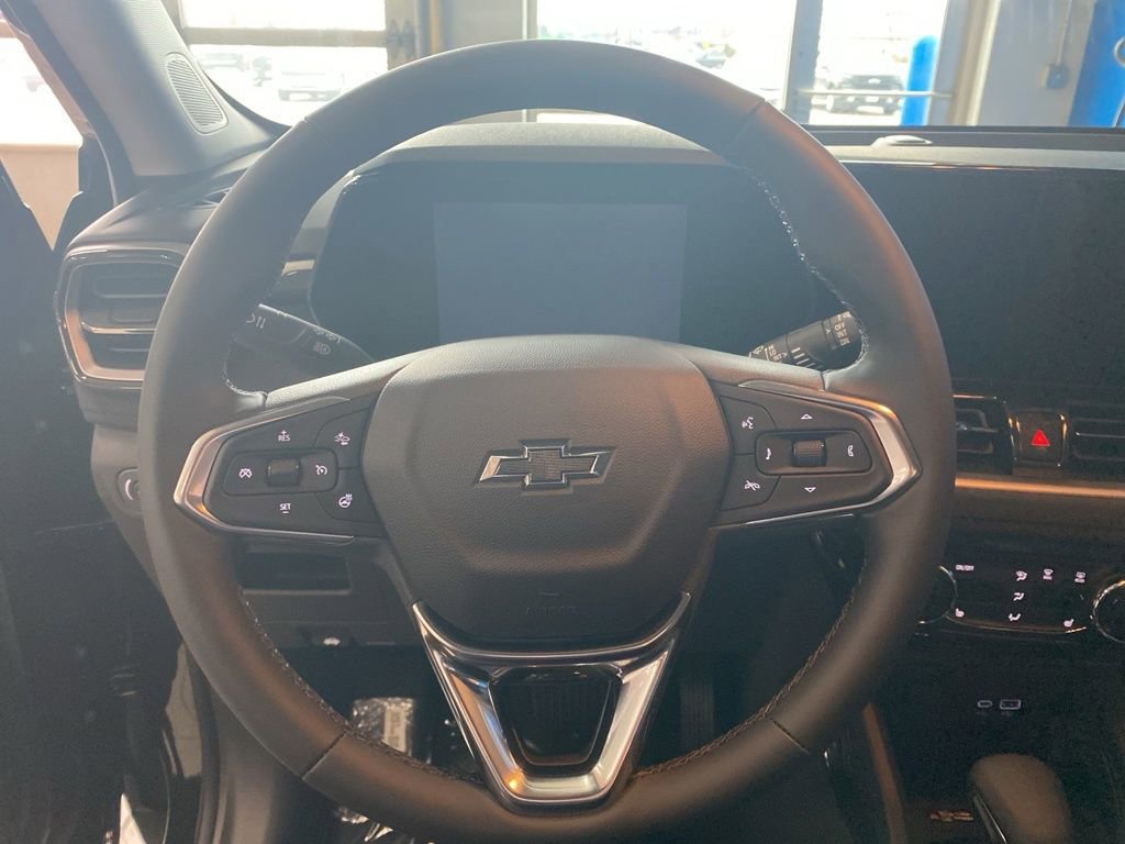 New 2026 Mosaic Black Metallic Chevrolet LT image 6