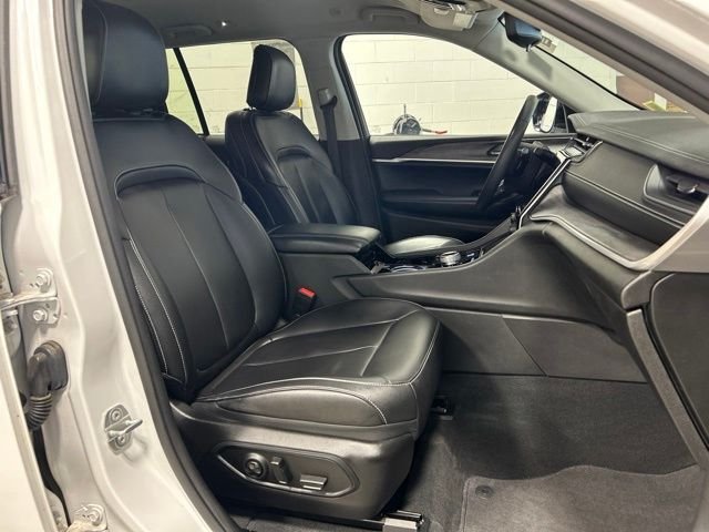 Used 2023 Bright White Clearcoat Jeep Limited image 12