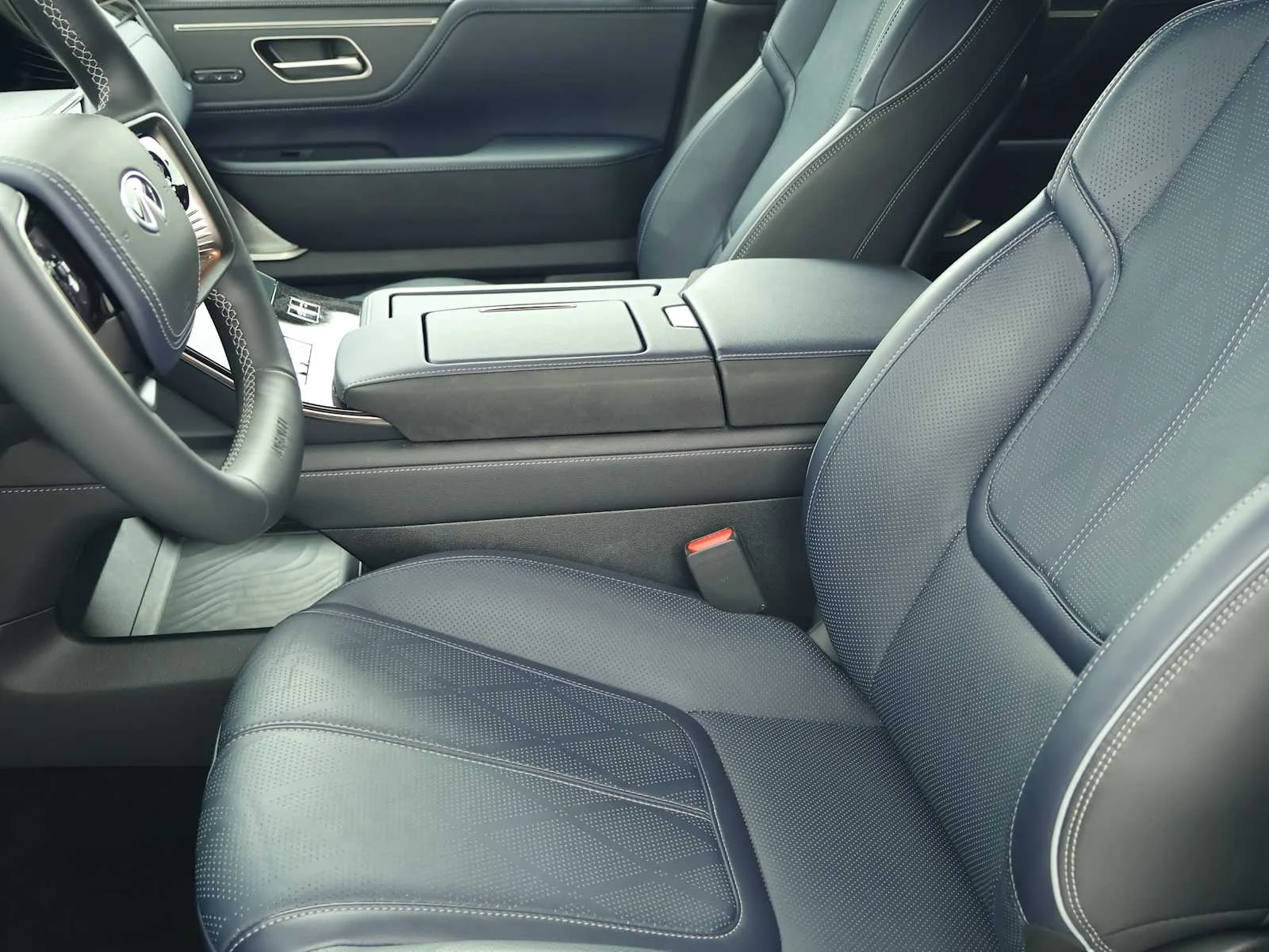 Certified Used 2026 Radiant White INFINITI SPORT image 9