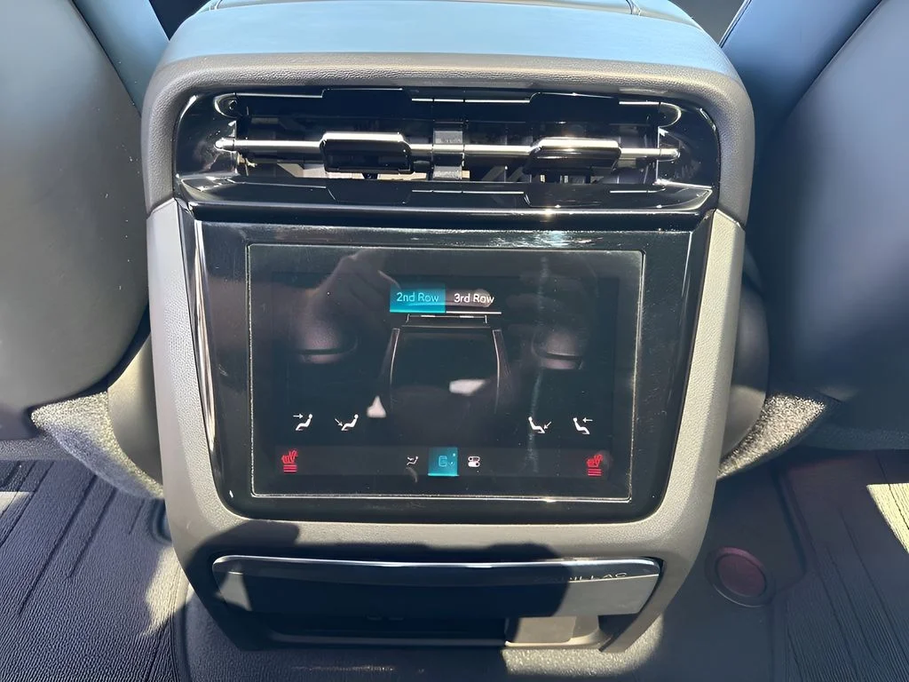 Used 2025 White Cadillac Luxury 2 image 18