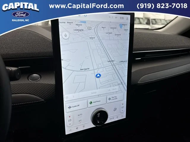 Used 2025 White Ford Premium image 27