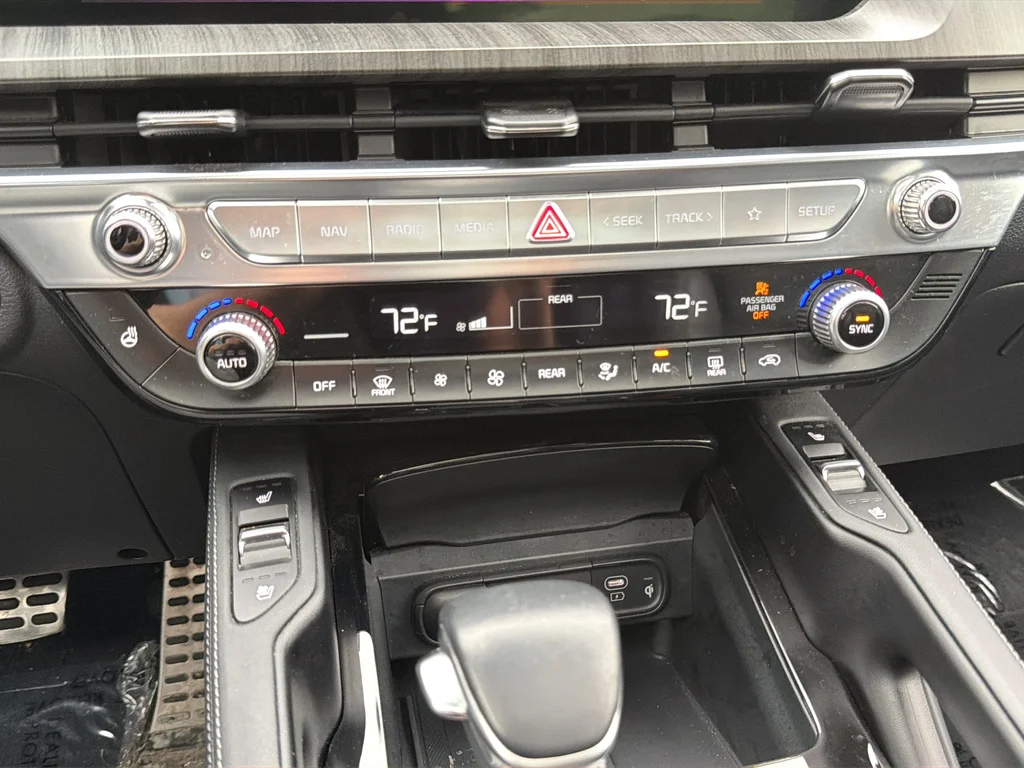 Used 2024 Silver Kia SX-Prestige image 27
