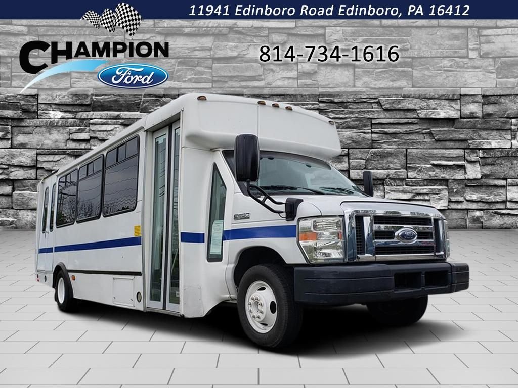 2013 Ford E-Series's photo