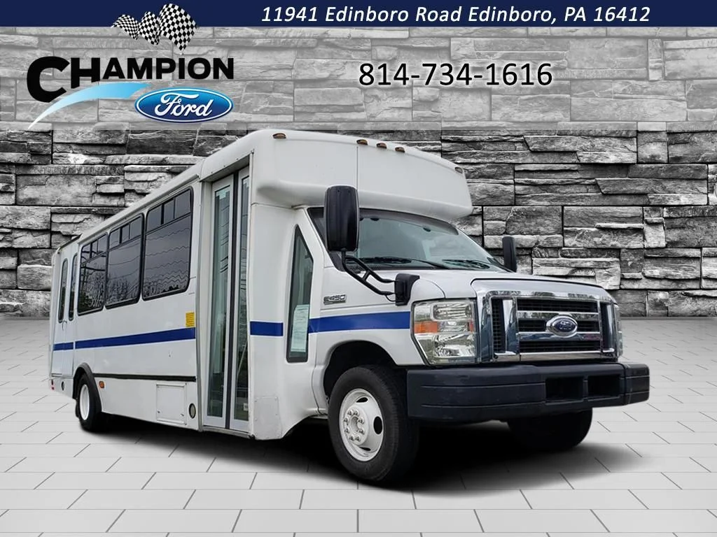 2013 Ford E-Series's photo