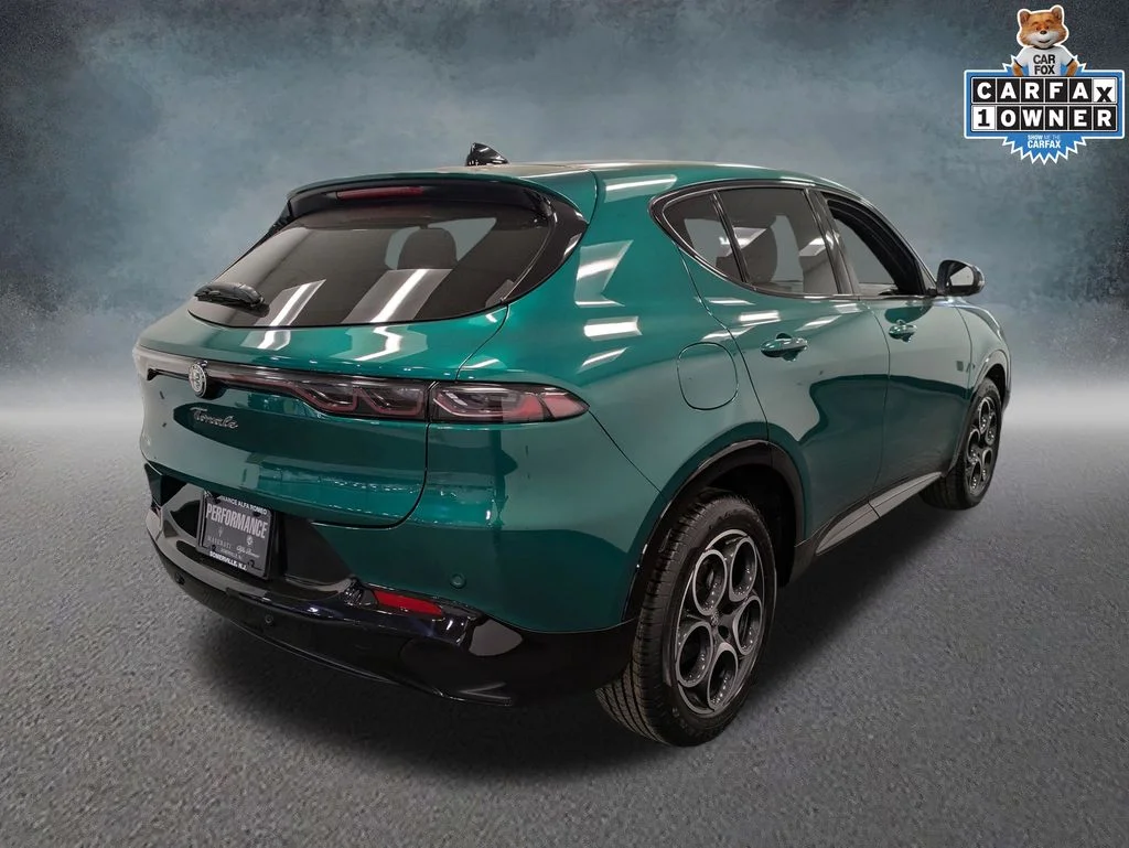 Used 2025  Alfa Romeo  image 4