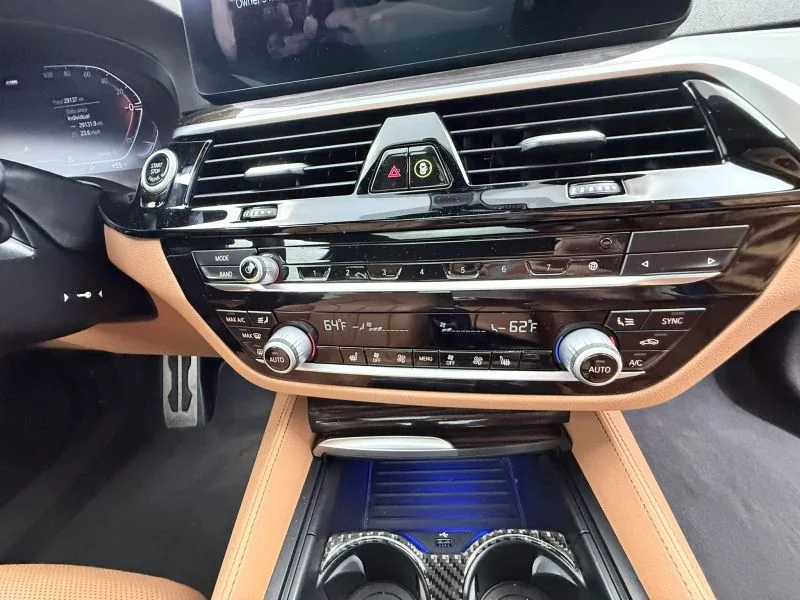Used 2022  BMW 540i xDrive Sedan 4D image 19