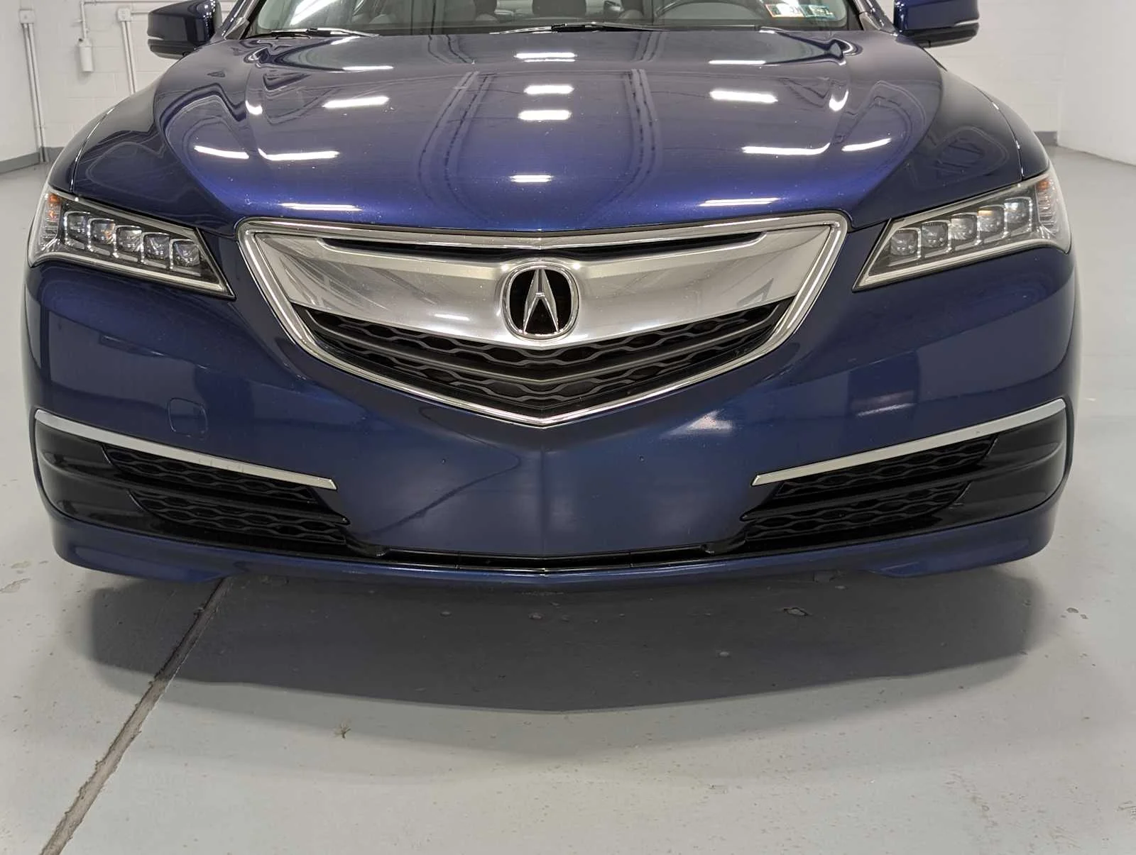 Used 2015 Fathom Blue Pearl Acura V6 Tech image 2