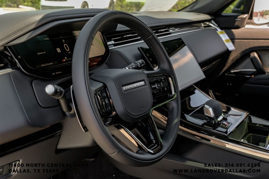 New 2026 Ostuni Pearl Wht Prem Met Land Rover Dynamic SE image 17