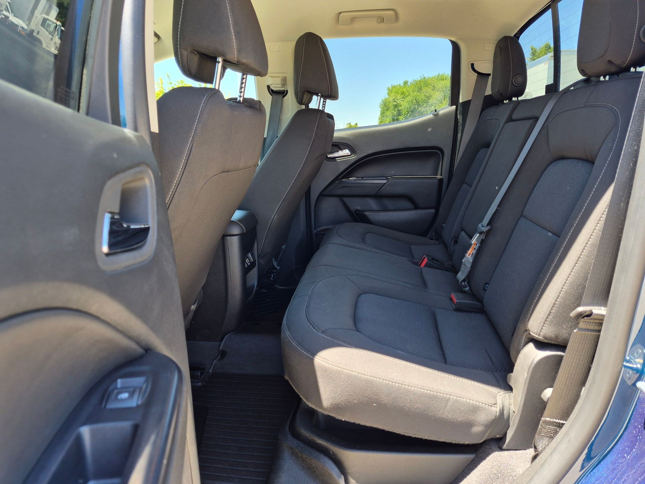 Used 2019 Pacific Blue Metallic Chevrolet 4WD LT image 25
