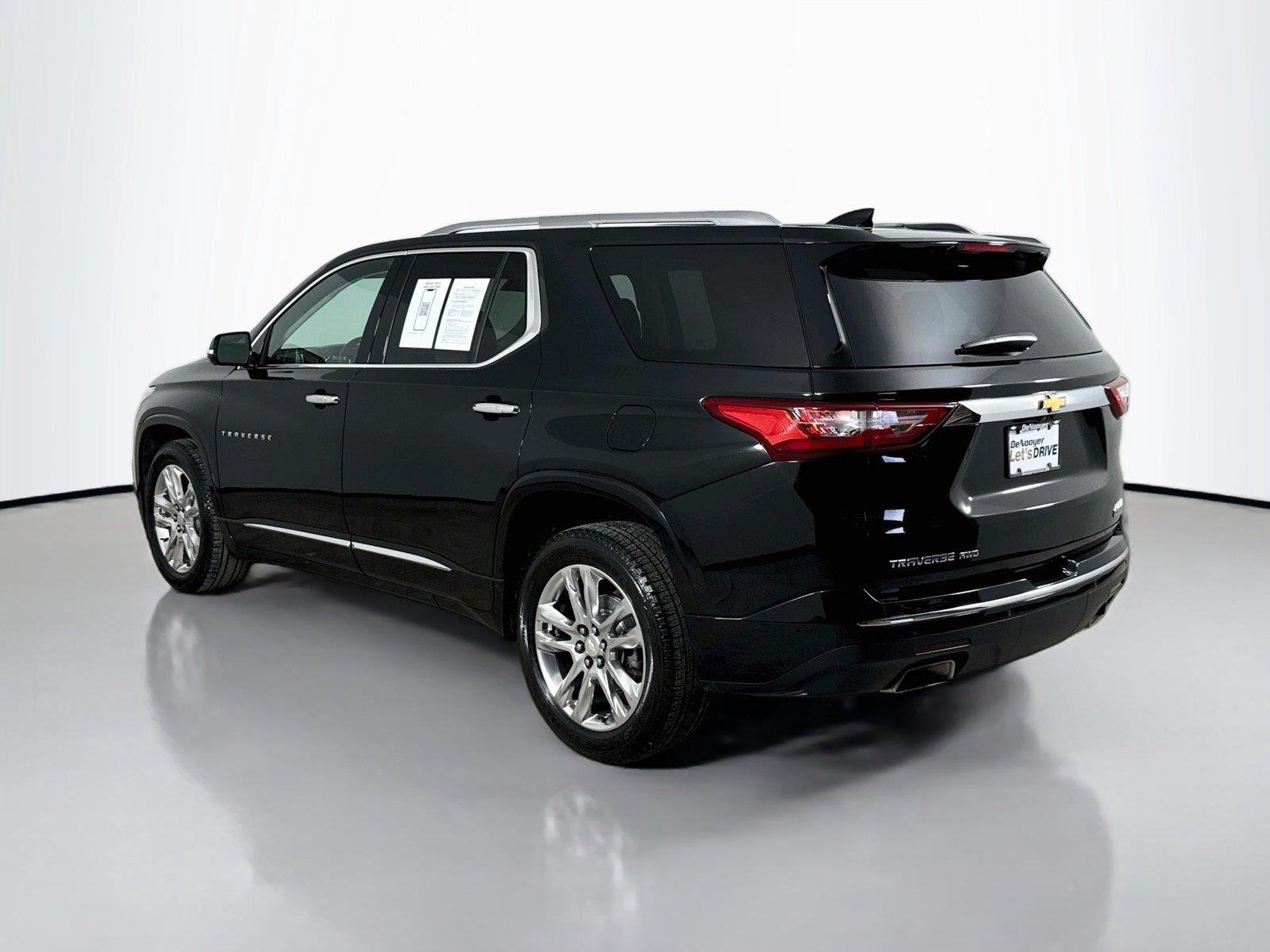 Used 2020 MOSAIC BLACK METALLIC Chevrolet High Country image 7